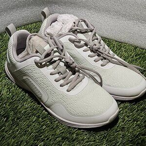 Vionic Jojo Ombre Walking Sneakers – Women’s Size 9 – New in Box